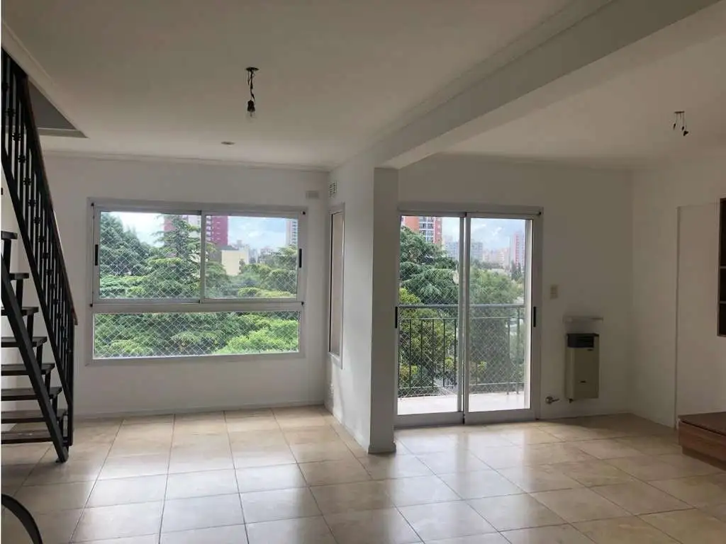 3 ambientes en dúplex 80 m2 con cochera semicubierta