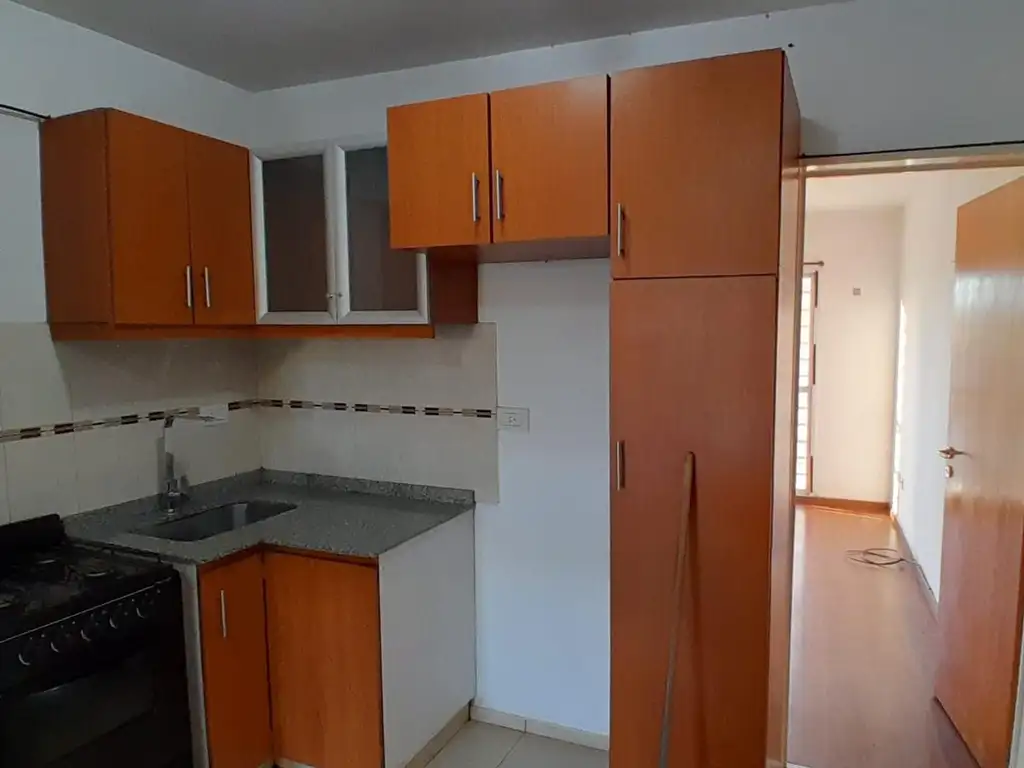 EXCELENTE DEPARTAMENTO EN ALQUILER  3ER PISO