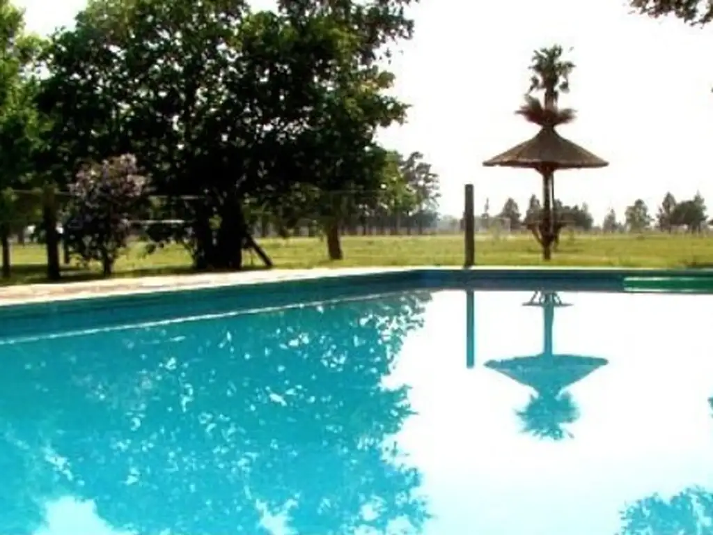 Áreas comunes piscina, club-house en Chacras De Abbott