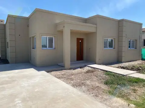 Venta de Casa en Barrio Santa Lucia - Pilar del Este Oportunidad!! - Foto 0