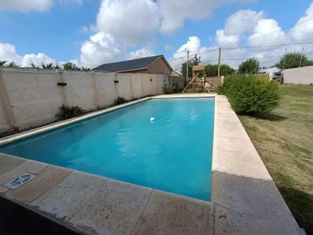 CASA ESTILO QUINCHO C/PILETA SAN MIGUEL DEL MONTE