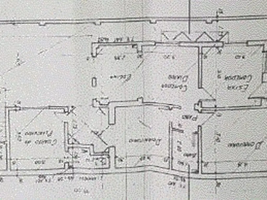 CASA EN PROPIEDAD HORIZONTAL, TODO PLANTA BAJA. 2 COCHERAS, 4 AMBIENTES, Y FONDO LIBRE. SIN EXPENSAS