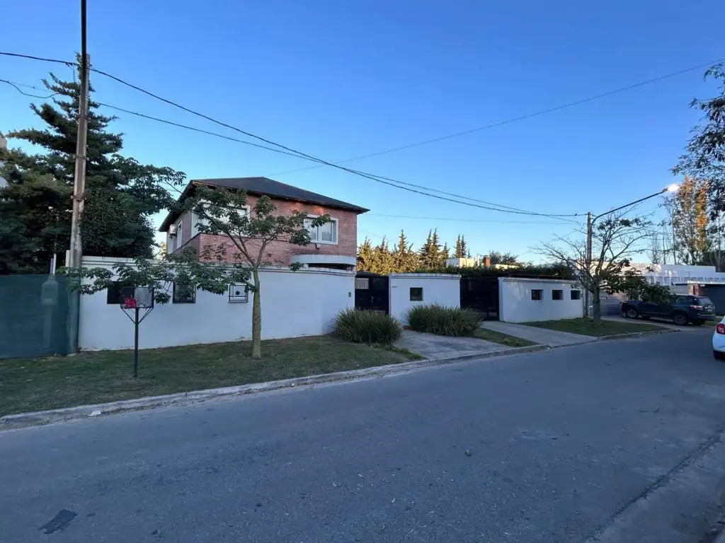 Casa de 3 dormitorios en Don Carlos, La Plata