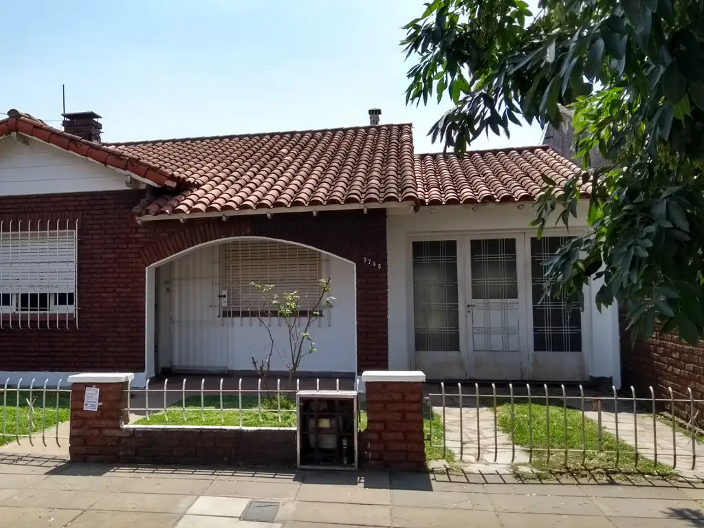 Casa Chalet 3 Ambientes en Venta - Castelar Sur