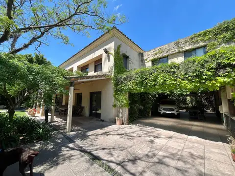 Importante Casa en VENTA - Barrio Privado Las Victorias