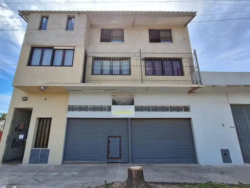 Venta local 154 m2 con camara frigorifica y depto