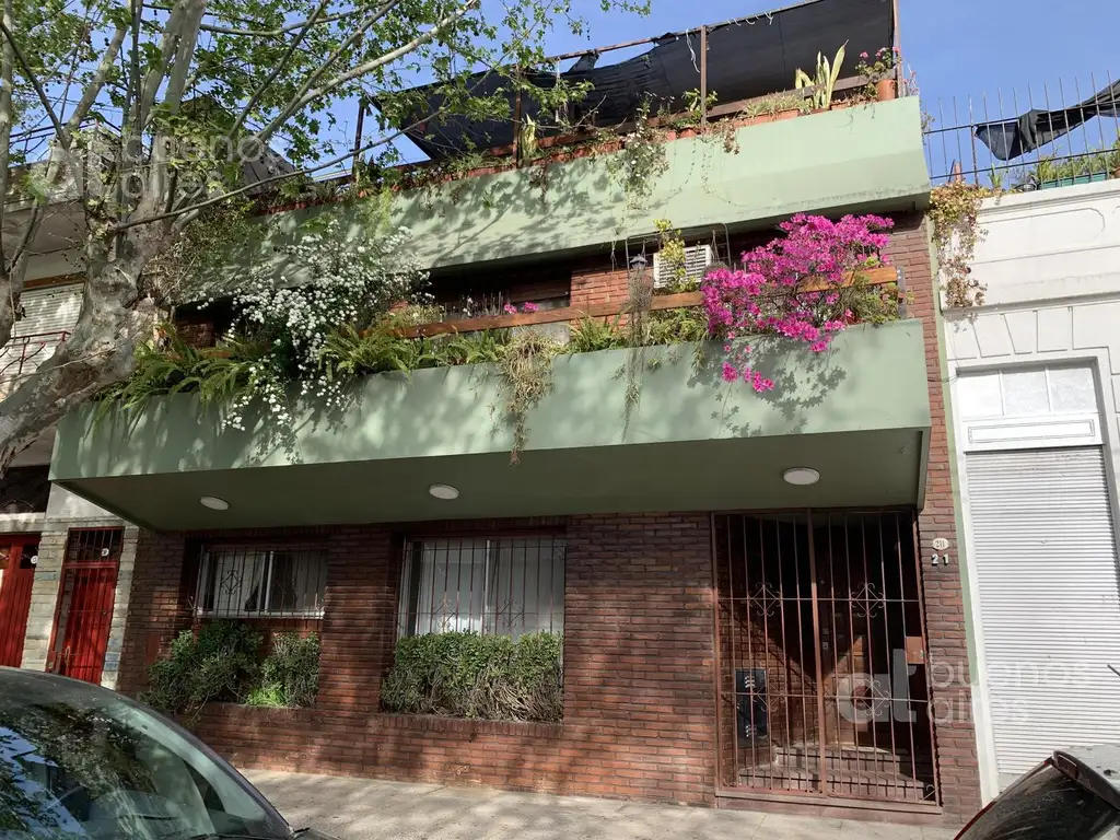 Liniers - PH 5 Ambientes tipo Casa al frente con terraza propia - en Venta - APTO CREDITO