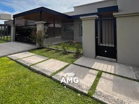 Casa a estrenar en Venta