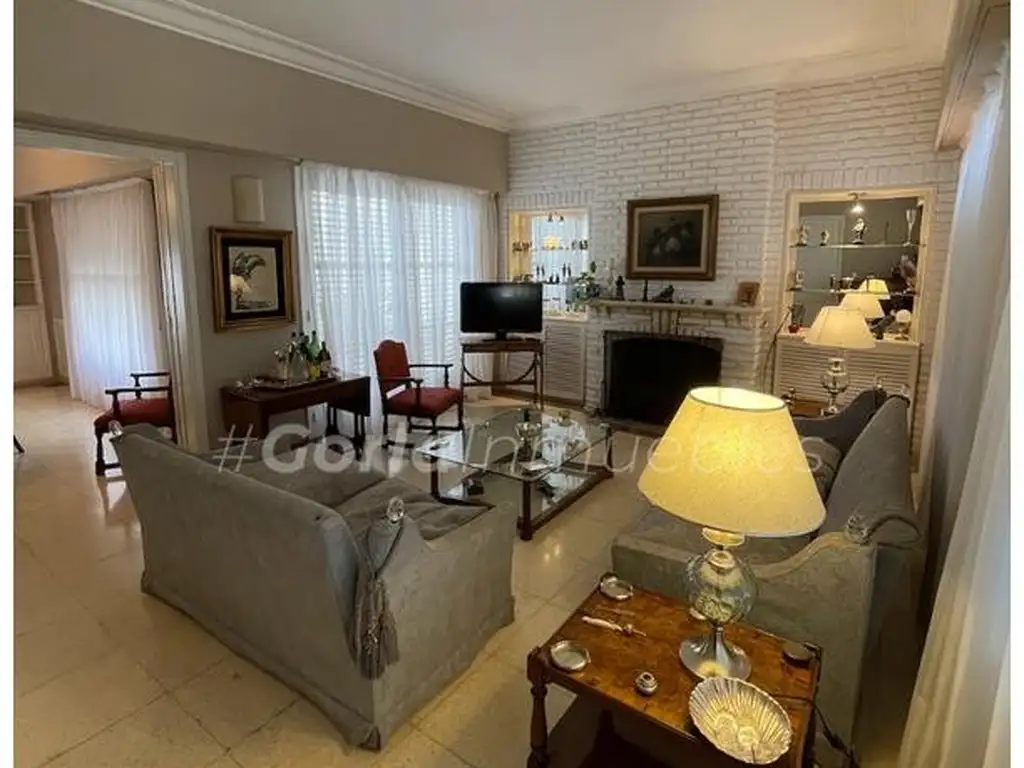 CASA 3 DORM. 2 BAÑOS - LOTE 358 M2. - PILETA - GALERIA - PARQUE - LOBOS