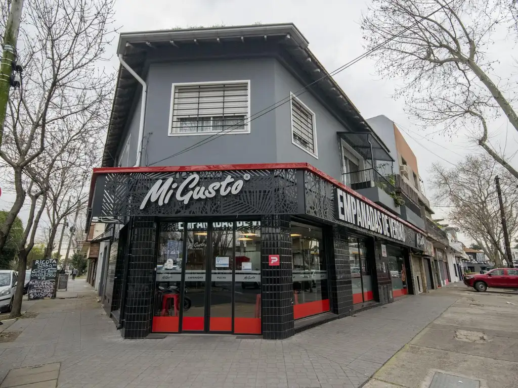 Excelente local en venta en esquina, en Villa Adelina.