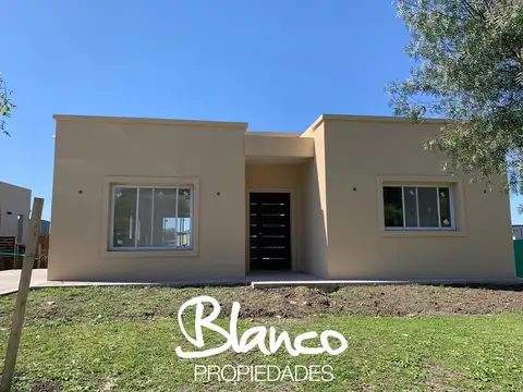 Casa en Venta en Santa Elena, Pilar del Este, G.B.A. Zona Norte - BLA7154_LP574991_1 - Foto 0