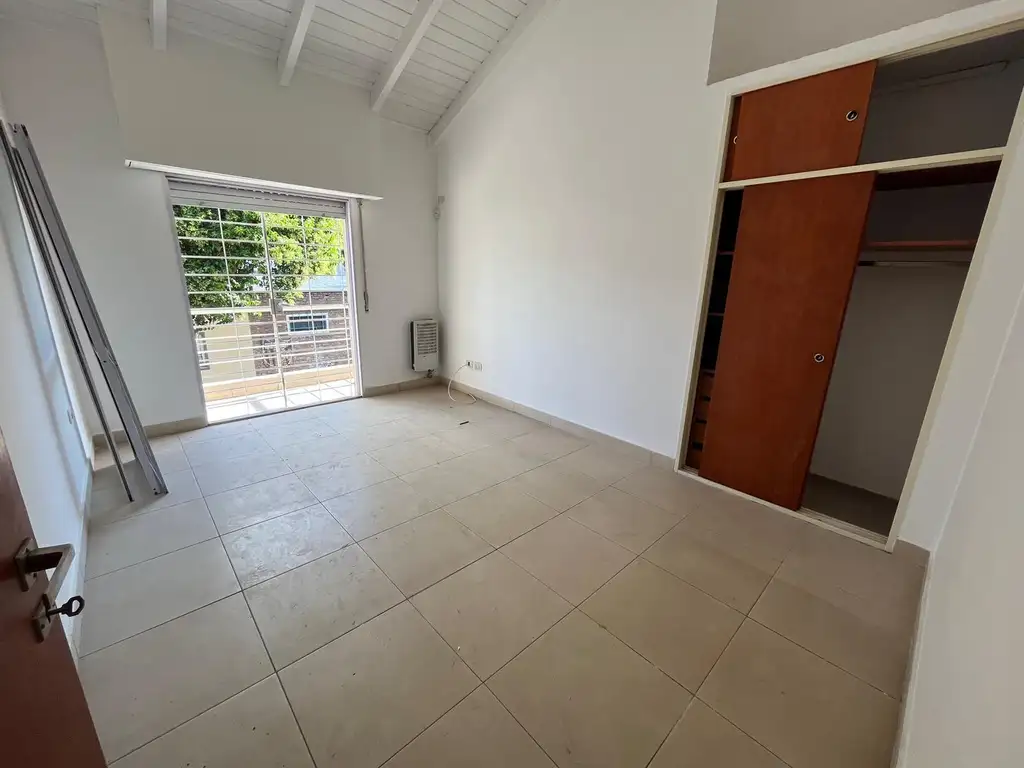 AV PELLEGRINI AL 3900 - CASA EN VENTA  2 DORMITORIOS EN ROSARIO