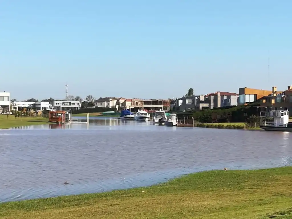 Espectacular lote al agua en Barrio Náutico Albanueva. Rincón de Milberg, Tigre