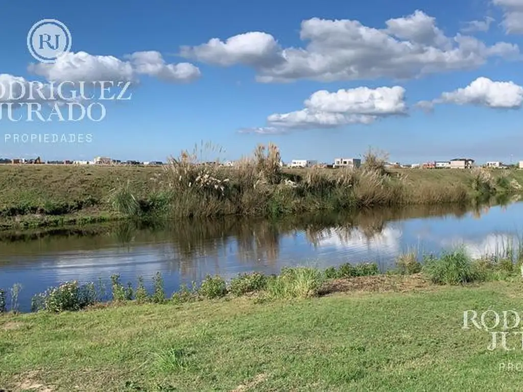 Terreno - El Canton lote al agua barrio Golf