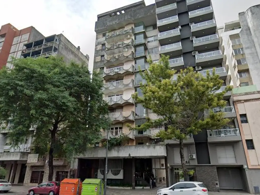 Av. Pellegrini al 2336 - Piso Exclusivo muy Amplio con Vista Panorámica al Parque Independencia