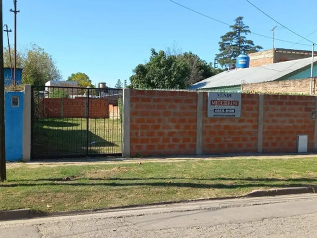 Lote 10x30 Parquizado Con Medianera - Hurlingham (william C.