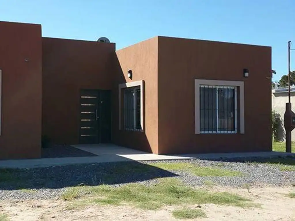 Casa en venta - 3 Dormitorios 1 Baño - Cocheras - 550Mts2 - Magdalena