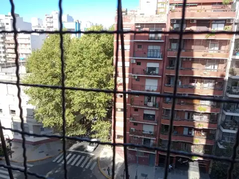 4 ambientes compacto, luminoso, en torre sobre Av. Cramer! OPORTUNIDAD 