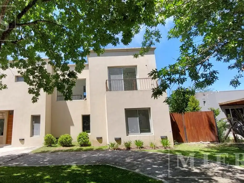 Casa en alquiler anual sobre lote Interno en santa catalina, Villanueva.