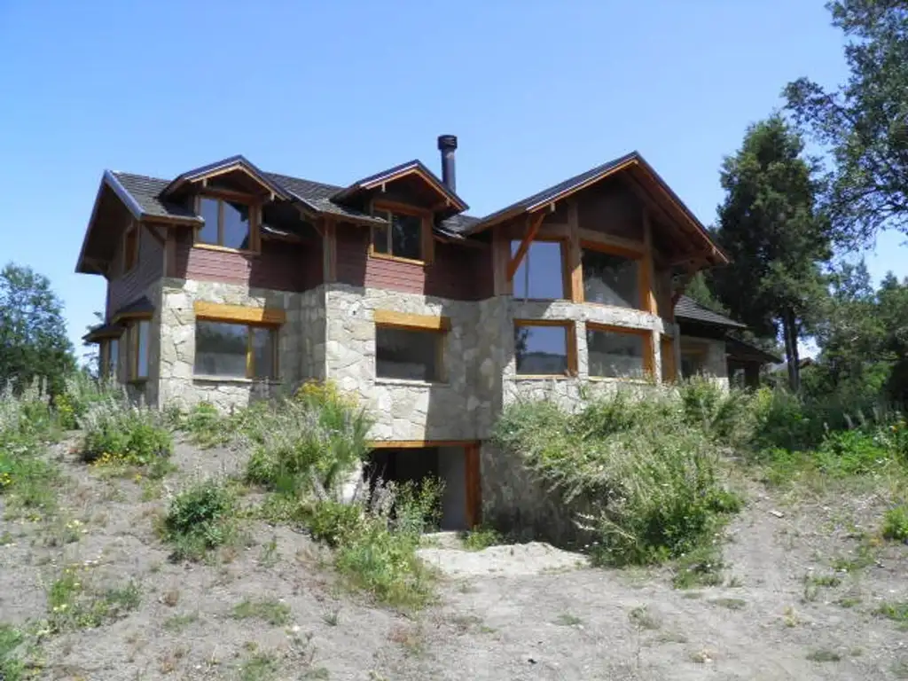 Casa a estrenar en Barrio El Cipres