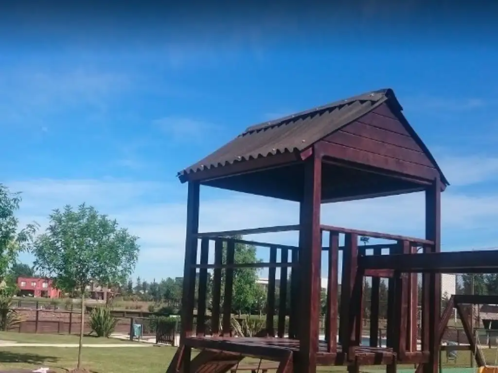 Áreas comunes sum, piscina, club-house, juegos en La Comarca
