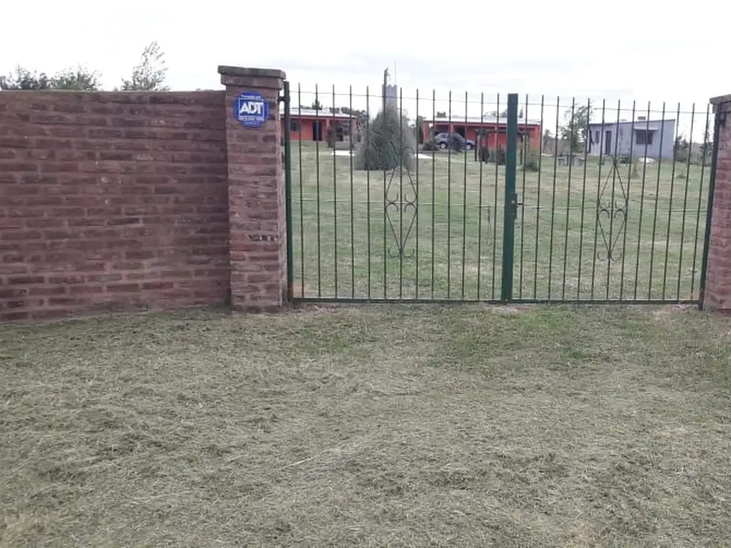 DOS CABAÑAS QUINCHO PILETA SOBRE 1 HECTAREA