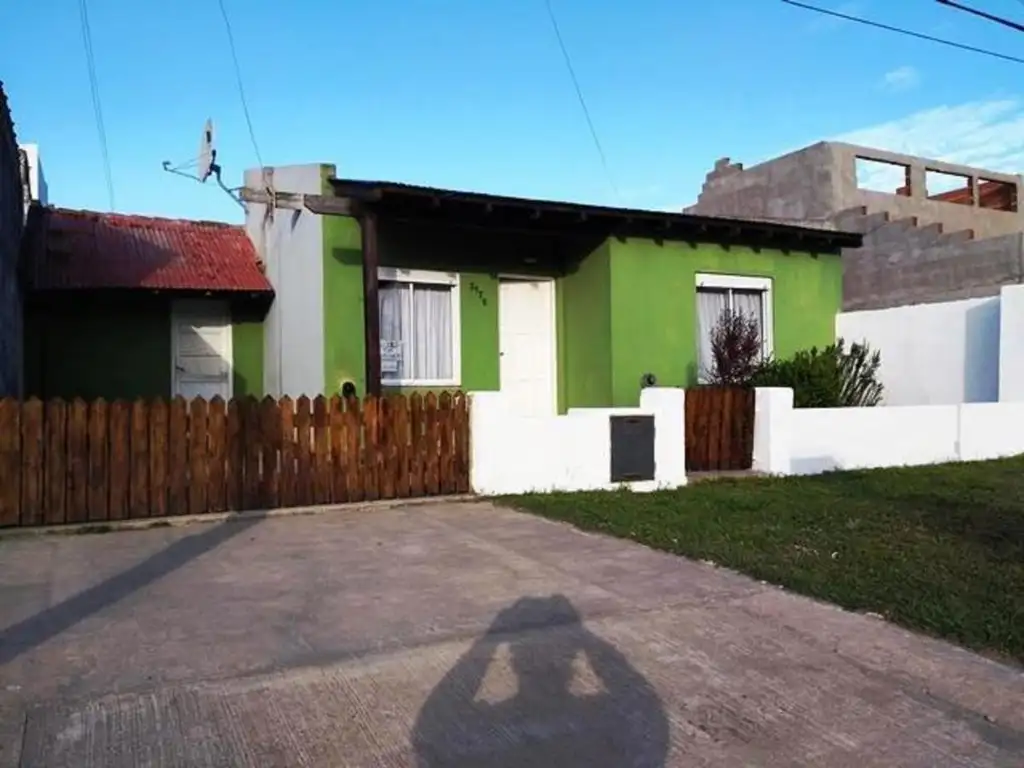 Casa en venta - 3 dormitorios 1 baño - 96mts2  - Miramar