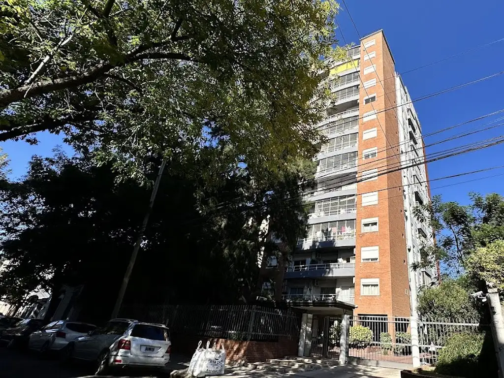 4 AMBIENTES AL FRENTE CON BALCON