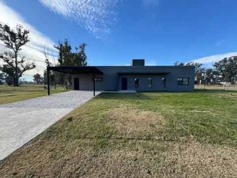 CASA A ESTRENAR EN BARRIO CERRADO CLUB DE CAMPO LUJAN