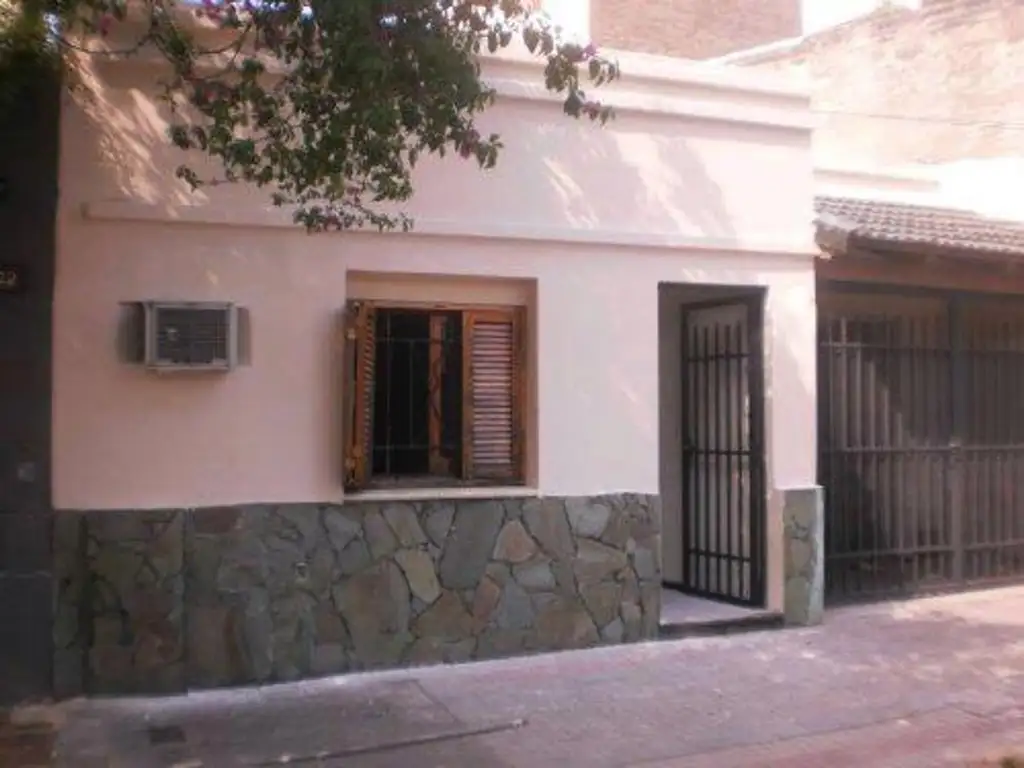 Vendo casa completa en zona parque Urquiza