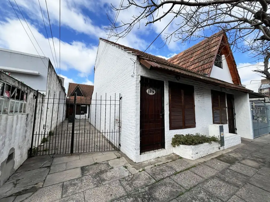 Casa - Venta - Argentina, RAMOS MEJIA - CAMACUA 1200