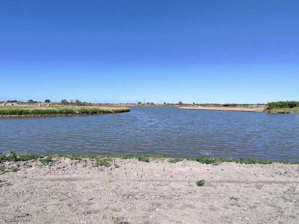 Lote en venta sobre laguna fondo norte Los Puentes, Nordelta