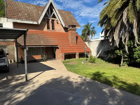 HERMOSA CASA EN PASO DEL REY