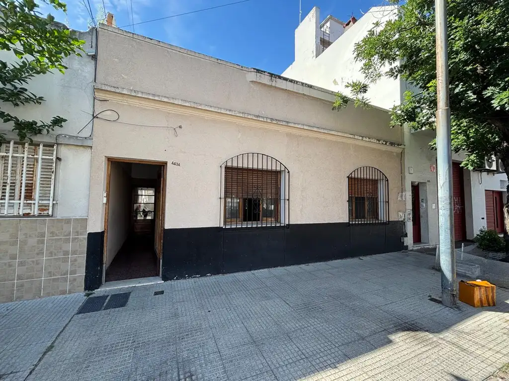 PH AL FRENTE 4 AMBIENTES IMPECABLE - PATIO y TERRAZA PROPIA - SIN EXPENSAS