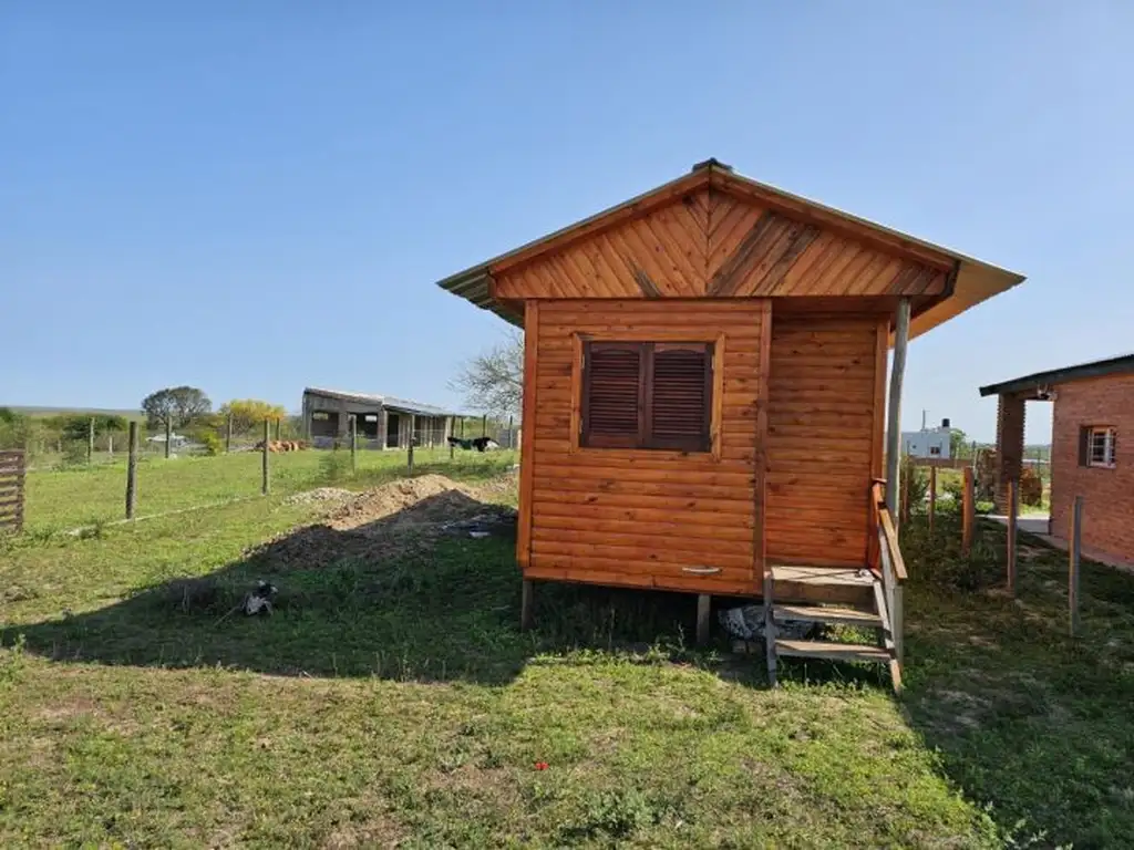 Cabaña sobre amplio terreno y excelentes vistas! 25.000 dólares! Barrio “Lomas del Quinto” Vict...