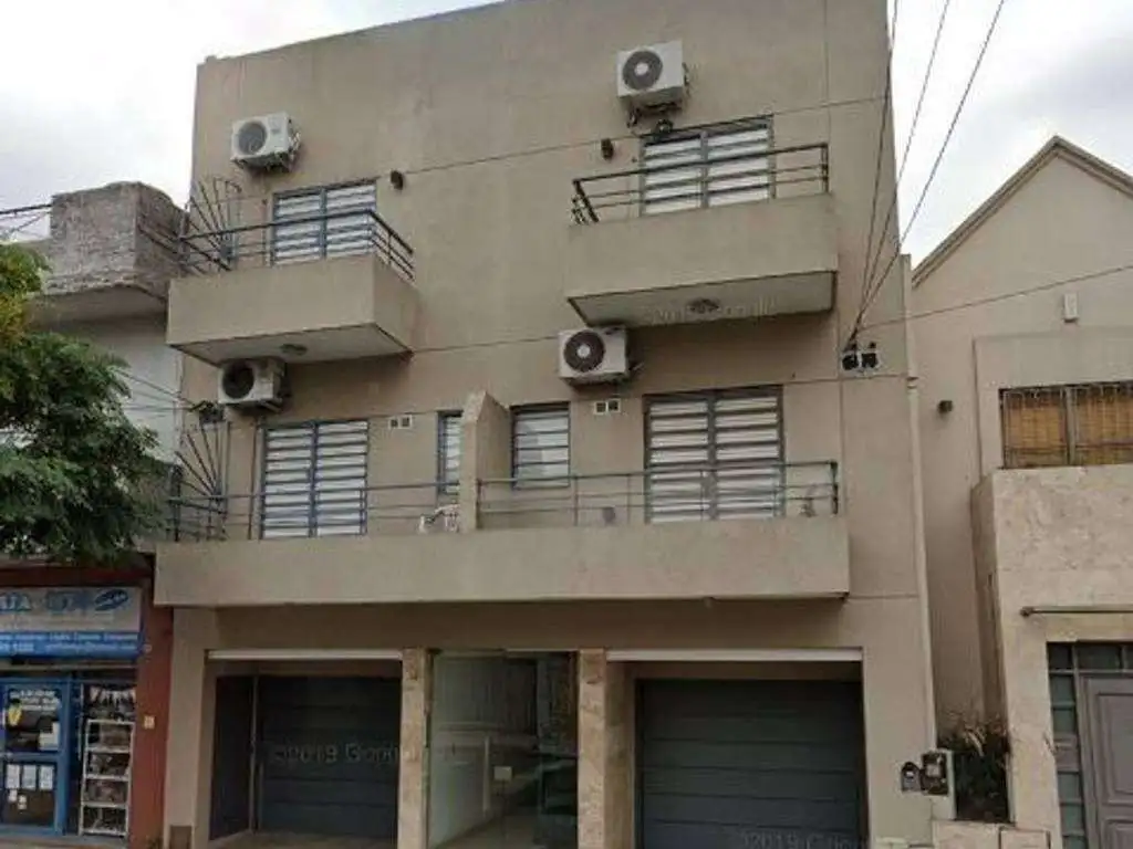 APTO CREDITO-PATIO CON PARRILLA Y TERRAZA PROPIA   PH 2 AMB - 2 BAÑOS- EXPENSAS MINIMAS!