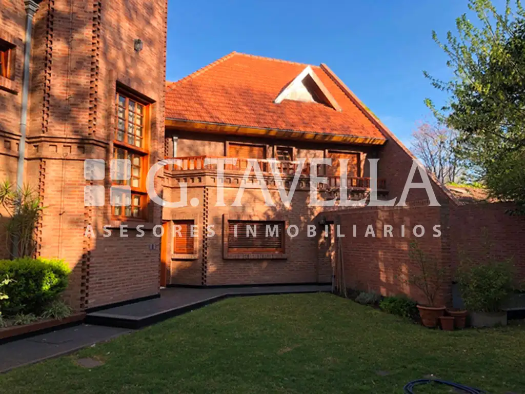 Espectacular CASA en Venta PARQUE LELOIR, Ituzaingo