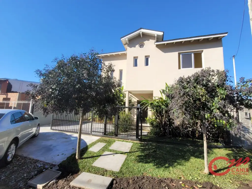 Casa en venta de 3 dormitorios c/ cochera en Barrio Parque Matheu