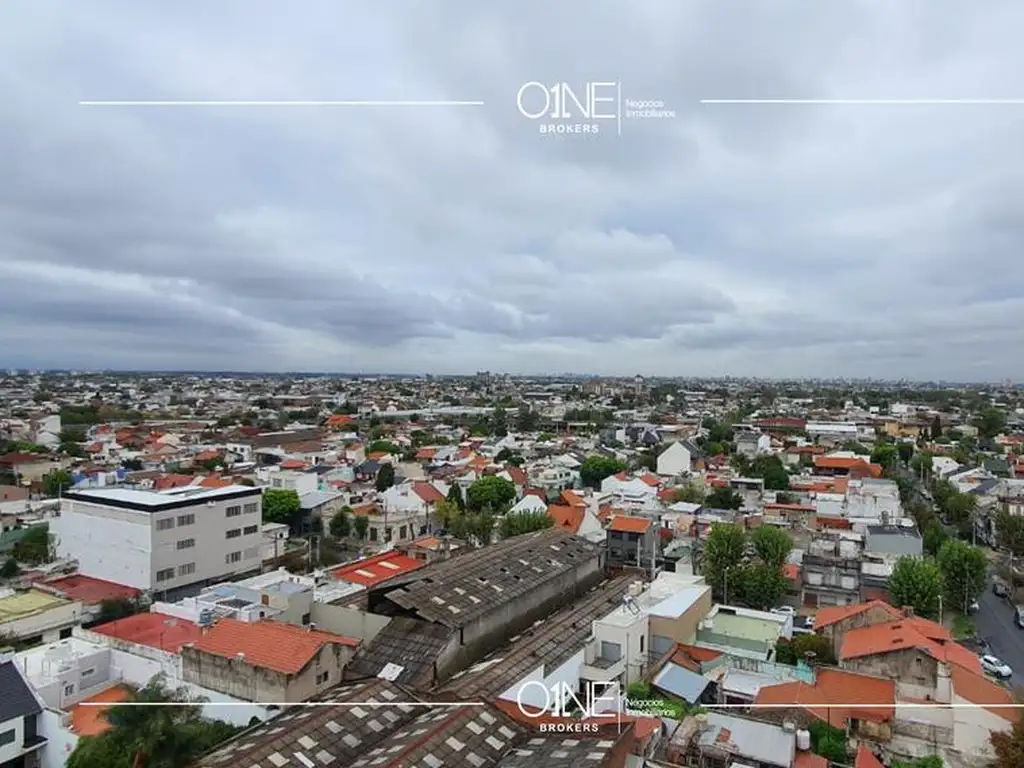 DOS AMBIENTES , PISO ALTO, BUENAS VISTAS A LA CIUDAD