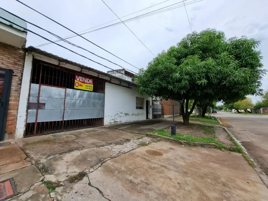 Casa a reciclar sobre 10x40 a minutos del centro!