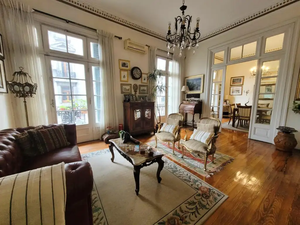 H.Yrigoyen al 1900 - Depto 5 amb. Barrio de Congreso, en venta - Estilo frances, impecable!