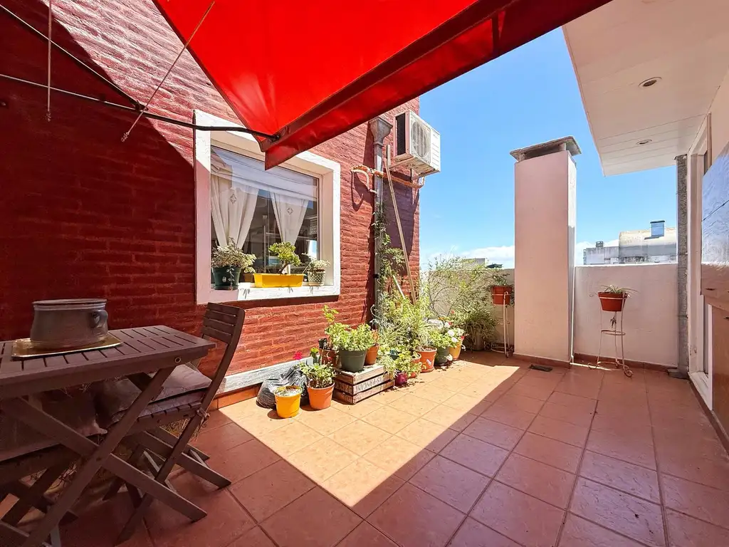 Piso 4 ambientes con terraza y parrilla · Chauvin