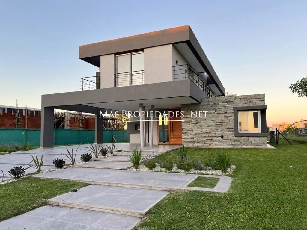 Casa en Venta en Terralagos Canning Parque central