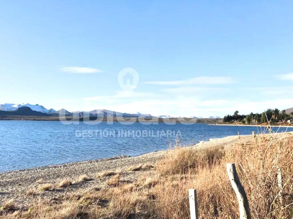 Terreno sobre costa de lago Nahuel Huapi