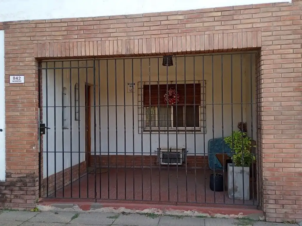 CASA EN VENTA EN PILAR CENTRO