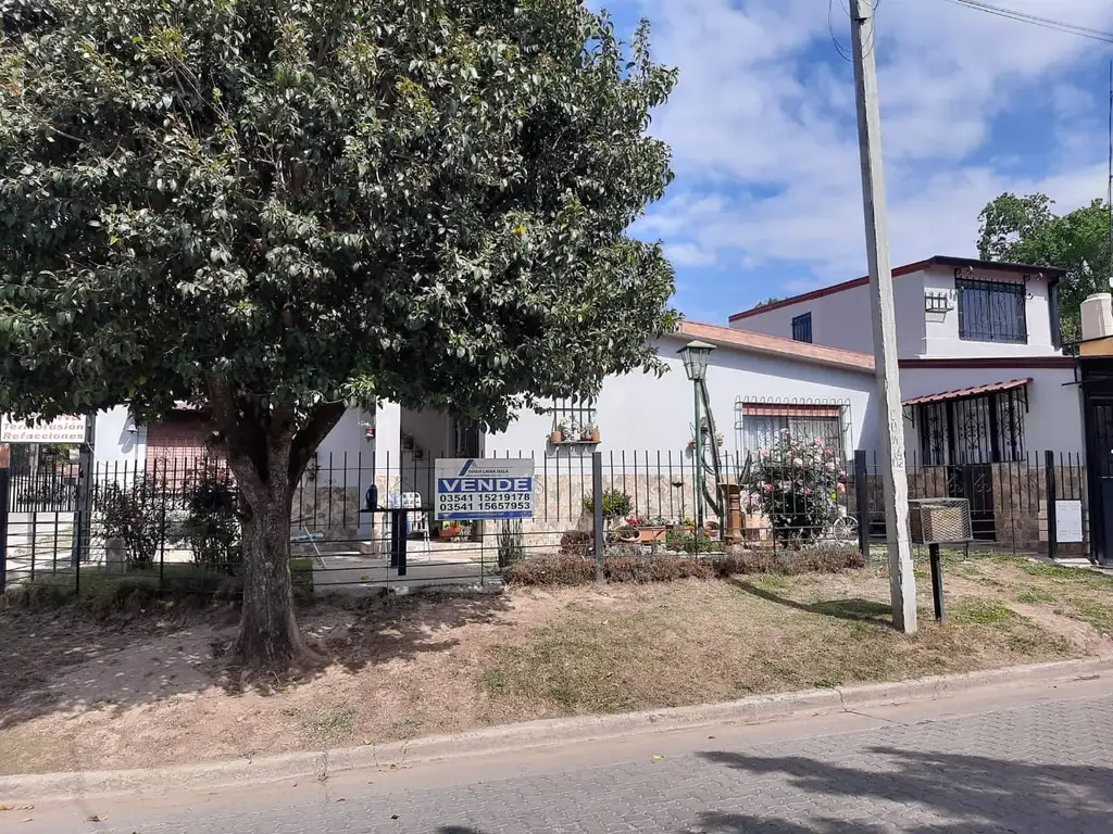 Casa mas locales a la venta en Santa María de Punilla. (C170)