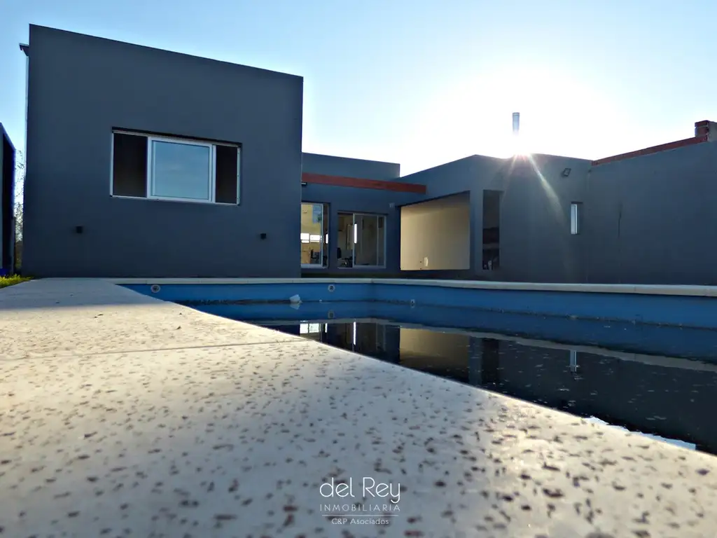 Casa en Alquiler en Don Mateo - 7 ambientes