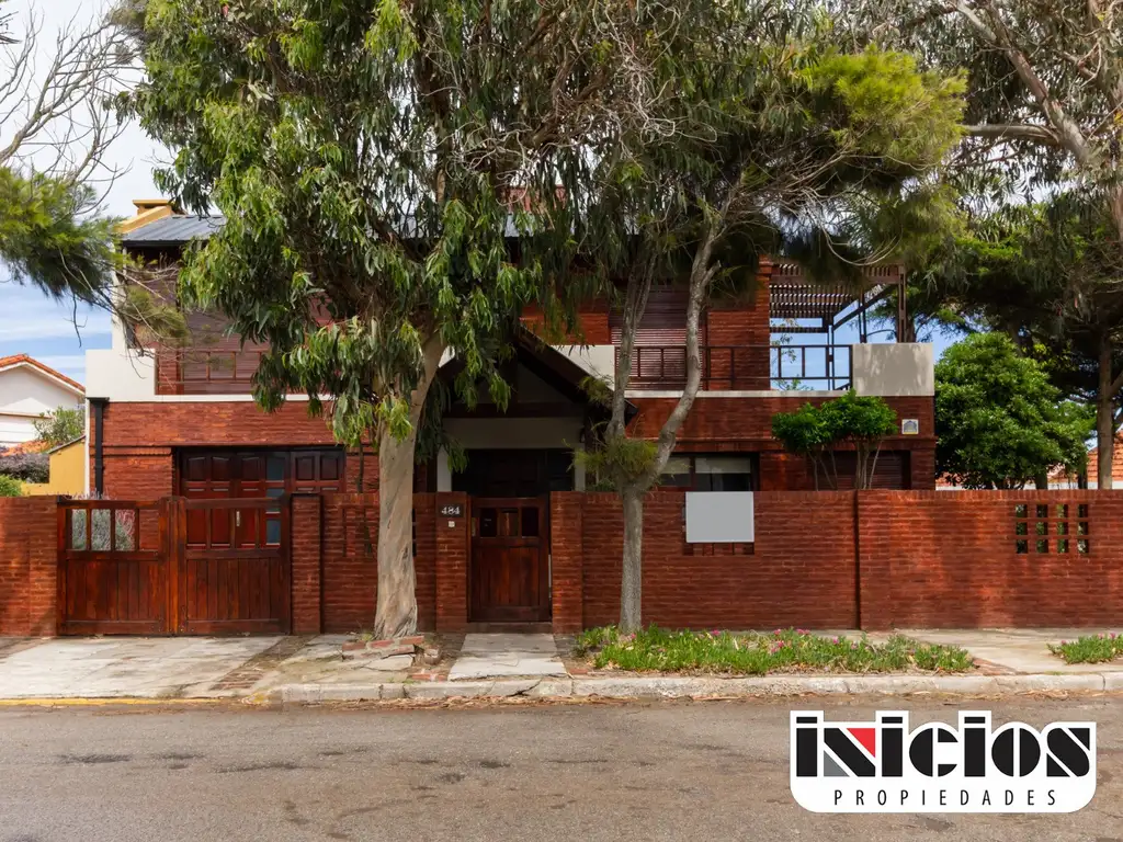 CASA: Newbery esq. Melón Gil - MAR DE AJO NORTE - C537