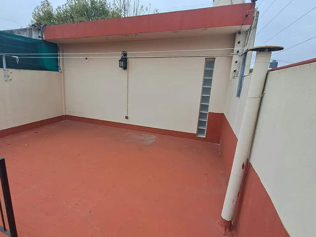 VENTA DUPLEX 3 AMBIENTES CON COCHERA Y TERRAZA