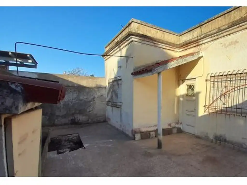 CASA EN VENTA PASILLO ZONA SUR A RECICLAR